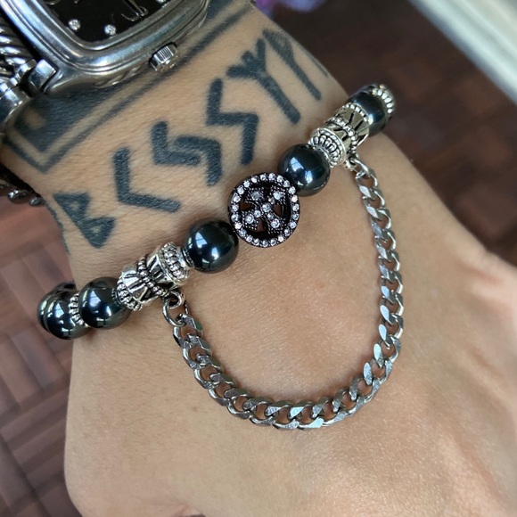 Hematite black rodhium cz cross dangly curb chain - Picture 4 of 14